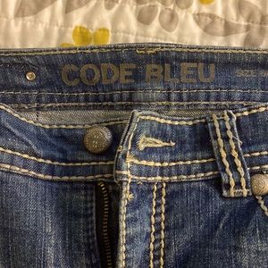 Code Bleu Women’s Jeans. Marielle slim Straight. Size 6/27 Sparkly Pockets.